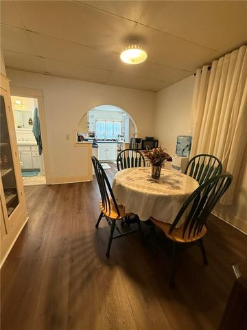 1302 Green Drive, Gallatin, MO 64640