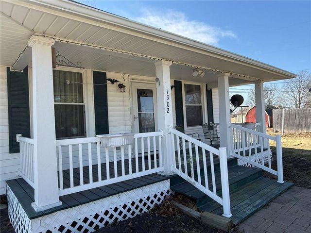 1302 Green Drive, Gallatin, MO 64640