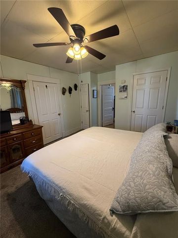 1302 Green Drive, Gallatin, MO 64640