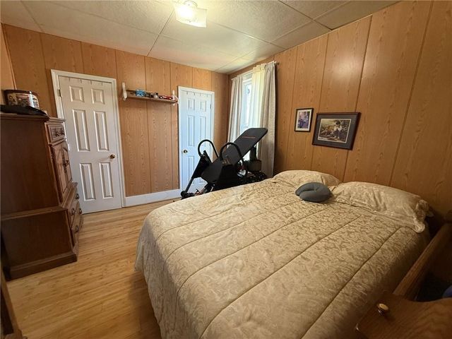 1302 Green Drive, Gallatin, MO 64640