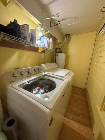 1302 Green Drive, Gallatin, MO 64640