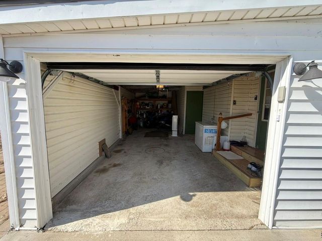 1302 Green Drive, Gallatin, MO 64640