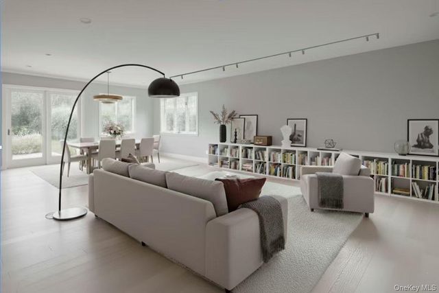 2 Lee Place, Old Bethpage, NY 11804