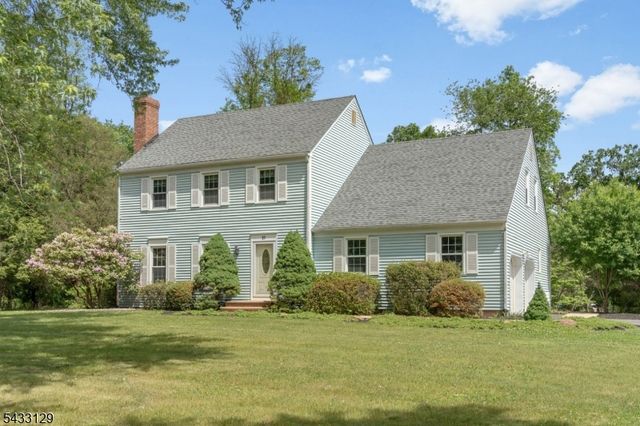 27 Tall Cedar Ct, Montgomery Twp., NJ 08502