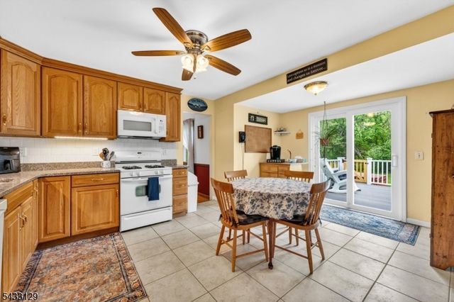 27 Tall Cedar Ct, Montgomery Twp., NJ 08502