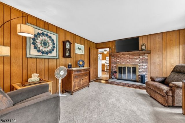 27 Tall Cedar Ct, Montgomery Twp., NJ 08502