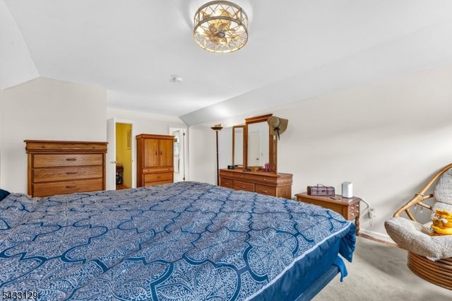 27 Tall Cedar Ct, Montgomery Twp., NJ 08502