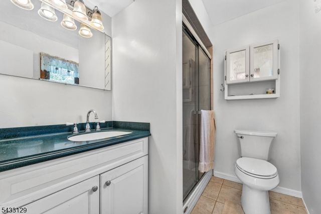 27 Tall Cedar Ct, Montgomery Twp., NJ 08502