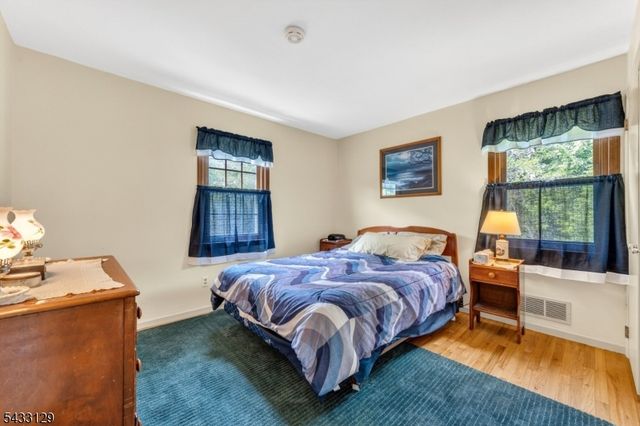 27 Tall Cedar Ct, Montgomery Twp., NJ 08502