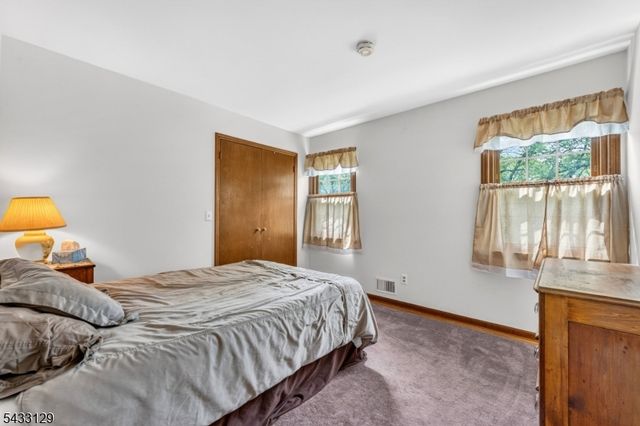 27 Tall Cedar Ct, Montgomery Twp., NJ 08502