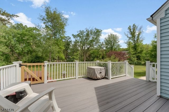 27 Tall Cedar Ct, Montgomery Twp., NJ 08502