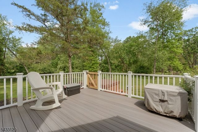 27 Tall Cedar Ct, Montgomery Twp., NJ 08502