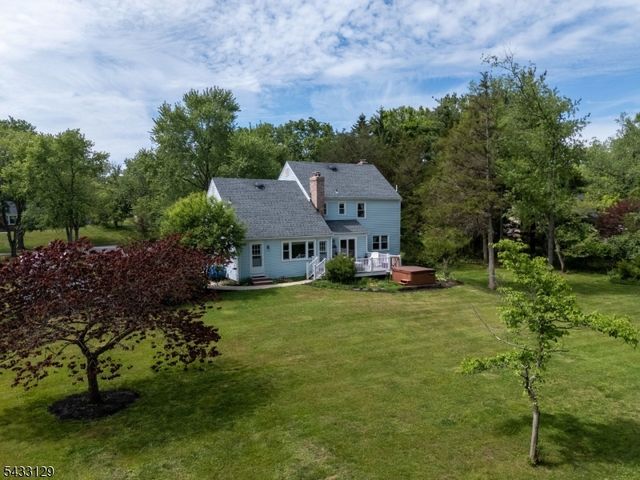 27 Tall Cedar Ct, Montgomery Twp., NJ 08502