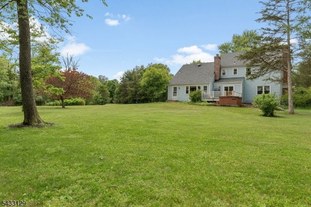 27 Tall Cedar Ct, Montgomery Twp., NJ 08502