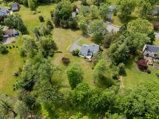 27 Tall Cedar Ct, Montgomery Twp., NJ 08502