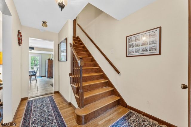 27 Tall Cedar Ct, Montgomery Twp., NJ 08502