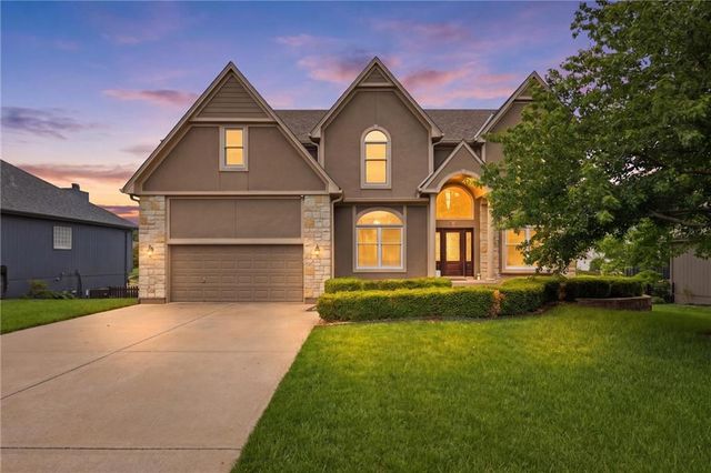 2808 SW Arthur Drive, Lee's Summit, MO 64082