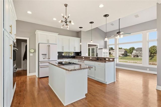 2808 SW Arthur Drive, Lee's Summit, MO 64082
