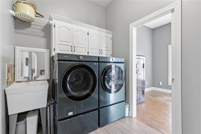 2808 SW Arthur Drive, Lee's Summit, MO 64082