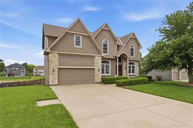 2808 SW Arthur Drive, Lee's Summit, MO 64082