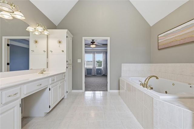 2808 SW Arthur Drive, Lee's Summit, MO 64082