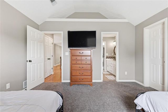 2808 SW Arthur Drive, Lee's Summit, MO 64082