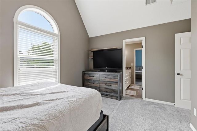 2808 SW Arthur Drive, Lee's Summit, MO 64082