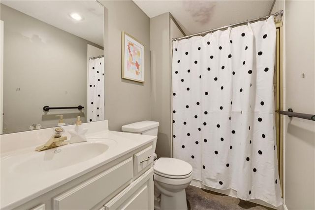 2808 SW Arthur Drive, Lee's Summit, MO 64082