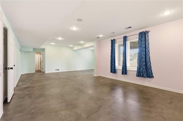 2808 SW Arthur Drive, Lee's Summit, MO 64082
