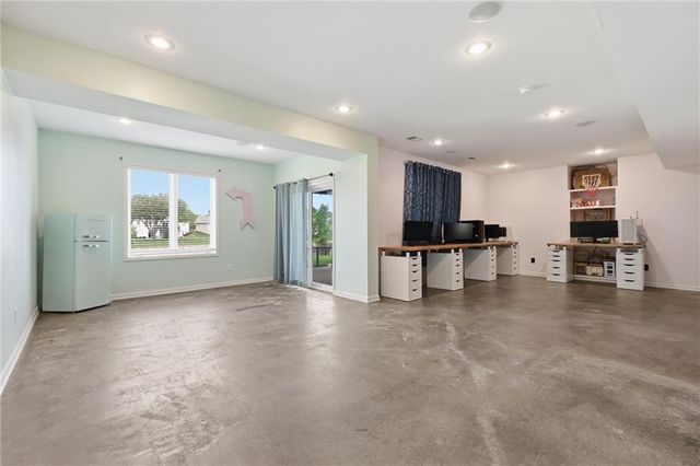 2808 SW Arthur Drive, Lee's Summit, MO 64082