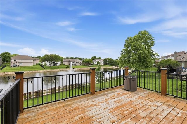 2808 SW Arthur Drive, Lee's Summit, MO 64082