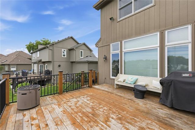 2808 SW Arthur Drive, Lee's Summit, MO 64082