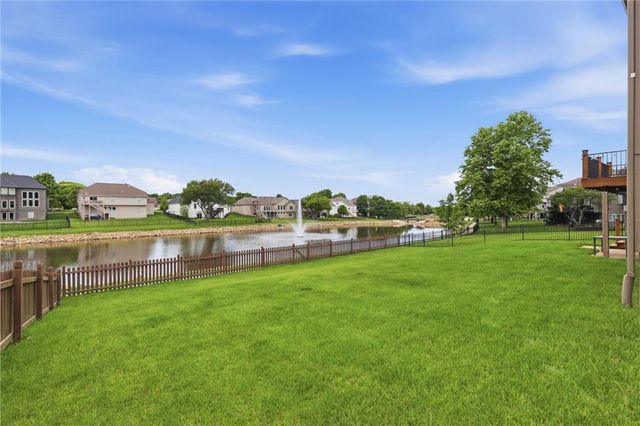 2808 SW Arthur Drive, Lee's Summit, MO 64082