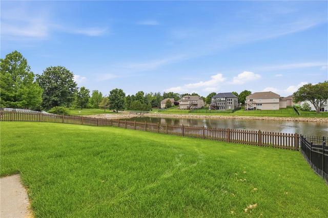 2808 SW Arthur Drive, Lee's Summit, MO 64082