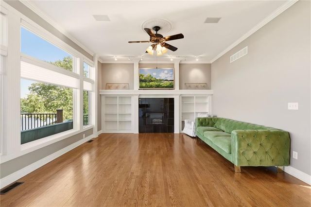 2808 SW Arthur Drive, Lee's Summit, MO 64082