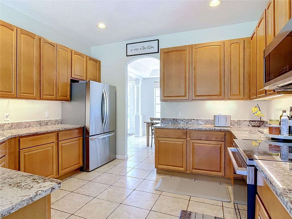 Image 18 of property listing at 2415 LAKE STREET, Deltona, FL 32738
