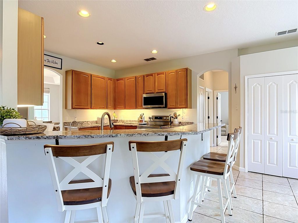 Image 20 of property listing at 2415 LAKE STREET, Deltona, FL 32738