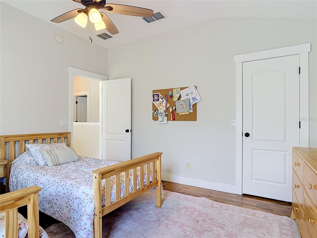Image 40 of property listing at 2415 LAKE STREET, Deltona, FL 32738