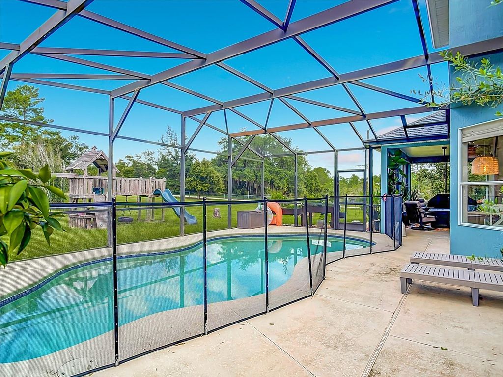 Image 60 of property listing at 2415 LAKE STREET, Deltona, FL 32738