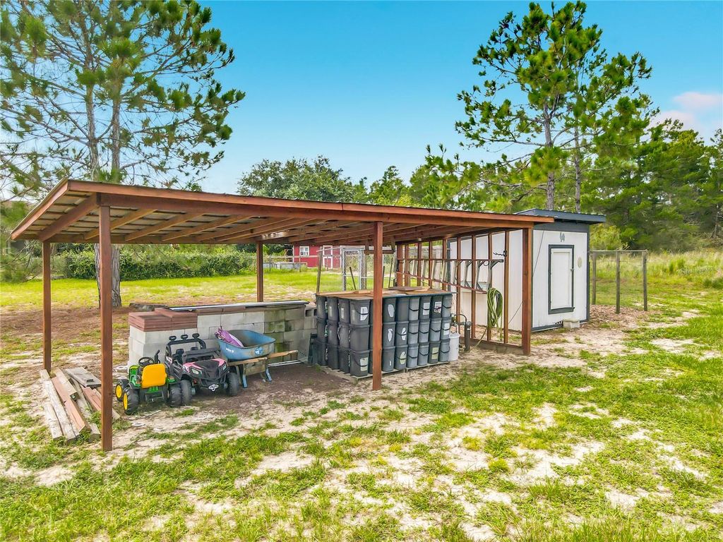 Image 70 of property listing at 2415 LAKE STREET, Deltona, FL 32738
