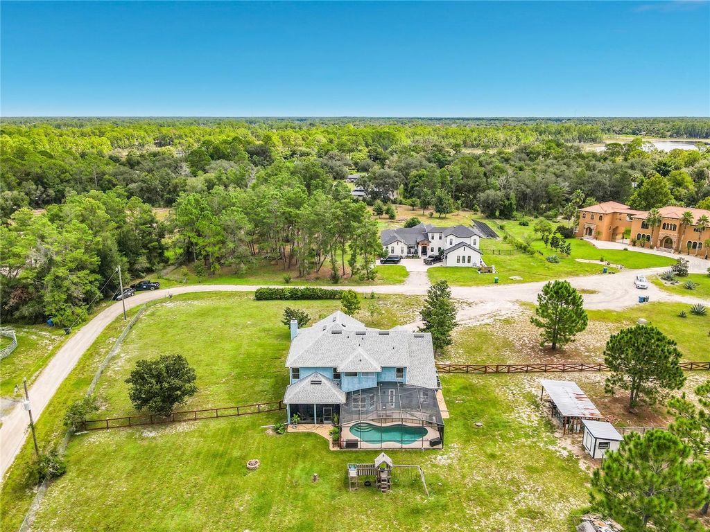 Image 76 of property listing at 2415 LAKE STREET, Deltona, FL 32738