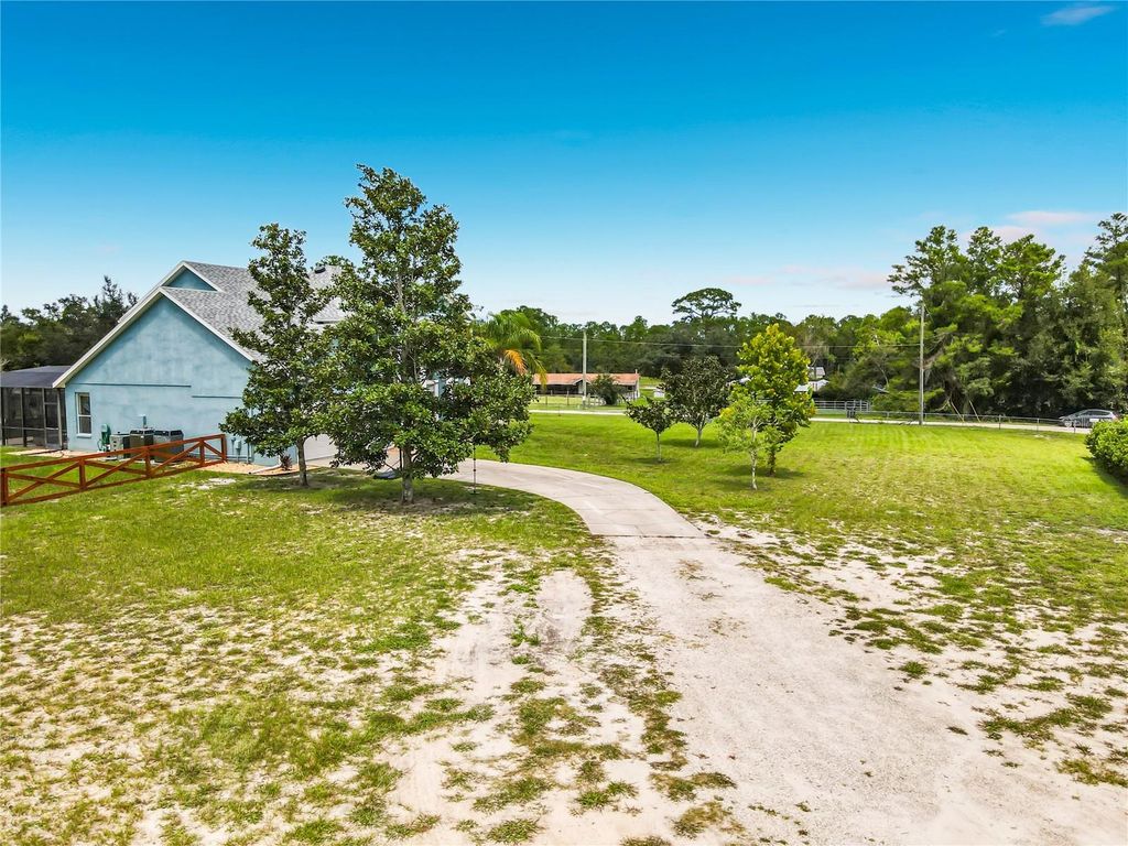 Image 85 of property listing at 2415 LAKE STREET, Deltona, FL 32738
