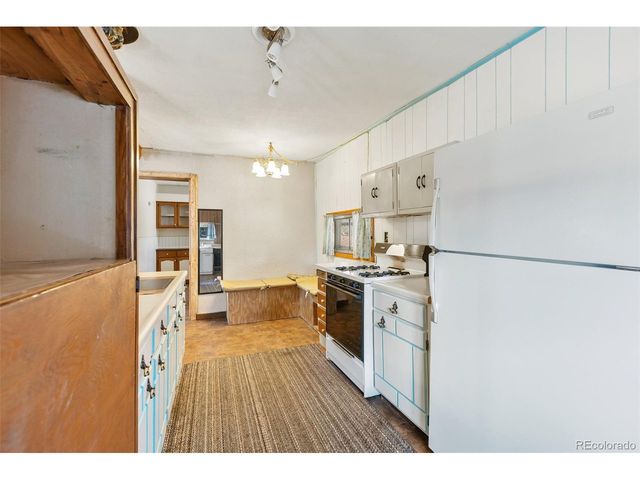 272 Spring Valley Trl, Florissant, CO 80816