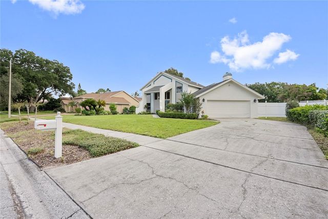 17919 CLEAR LAKE DRIVE, Lutz, FL 33548