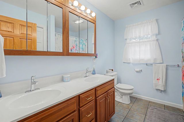 12 Gordon Lane, Yarmouth Port, MA 02675
