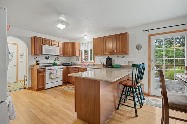 12 Gordon Lane, Yarmouth Port, MA 02675