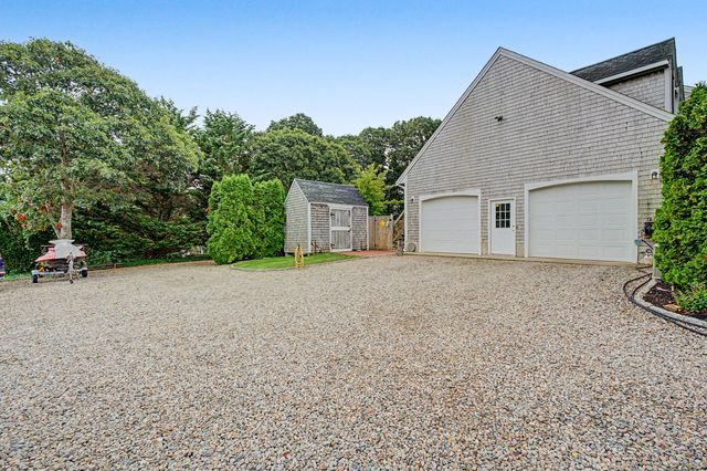 12 Gordon Lane, Yarmouth Port, MA 02675