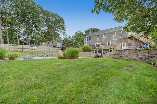 12 Gordon Lane, Yarmouth Port, MA 02675