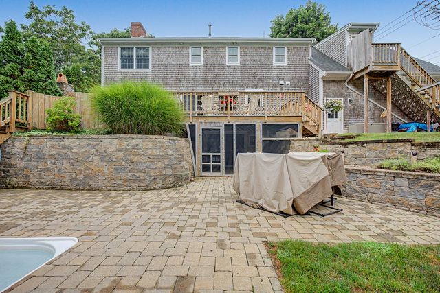 12 Gordon Lane, Yarmouth Port, MA 02675