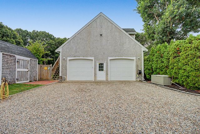 12 Gordon Lane, Yarmouth Port, MA 02675